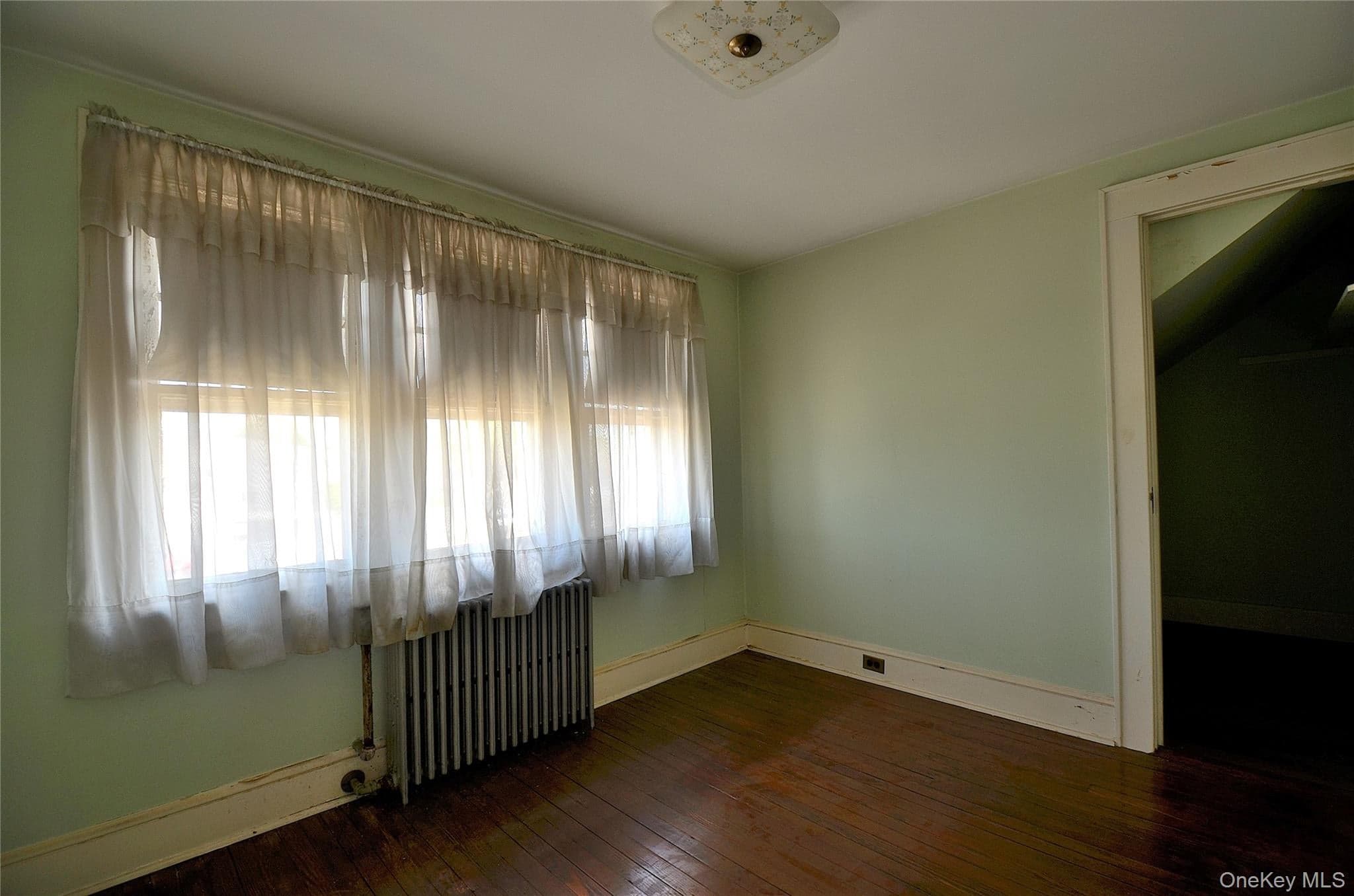 2586 Riverside Drive thumbnail 20