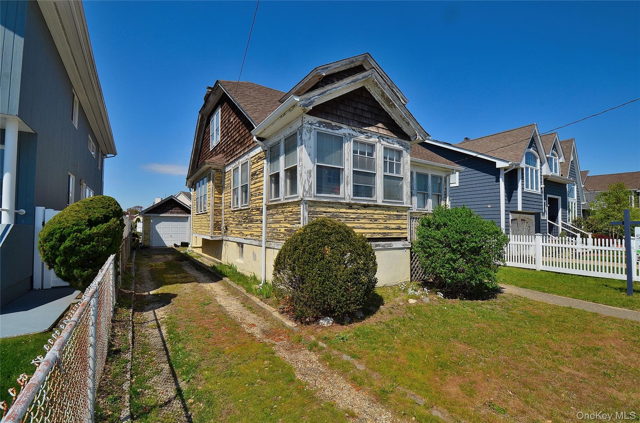 2586 Riverside Drive thumbnail 4