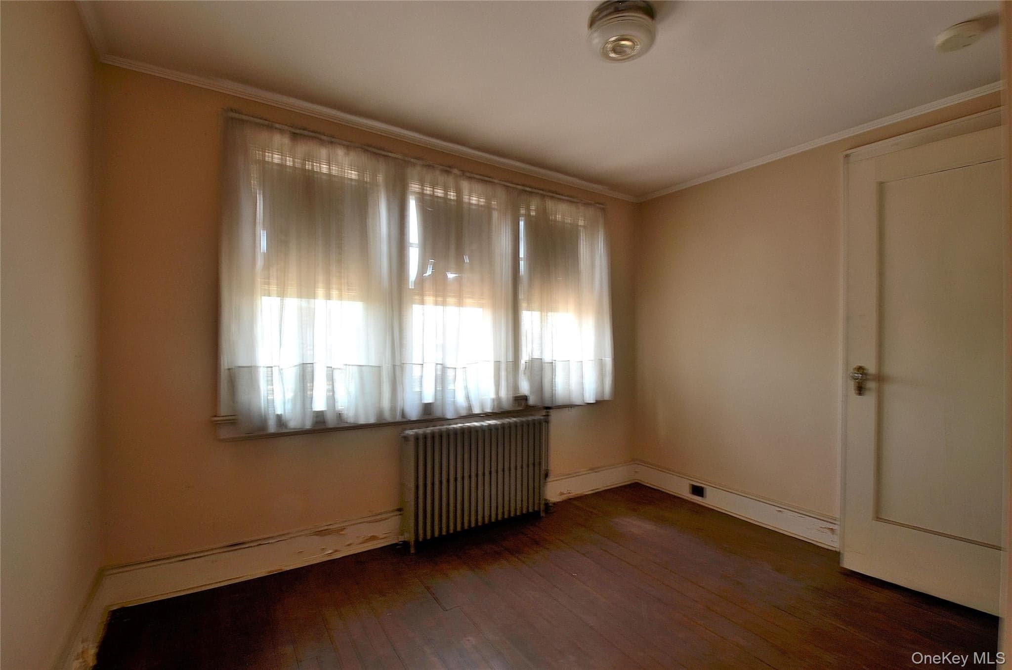 2586 Riverside Drive thumbnail 17