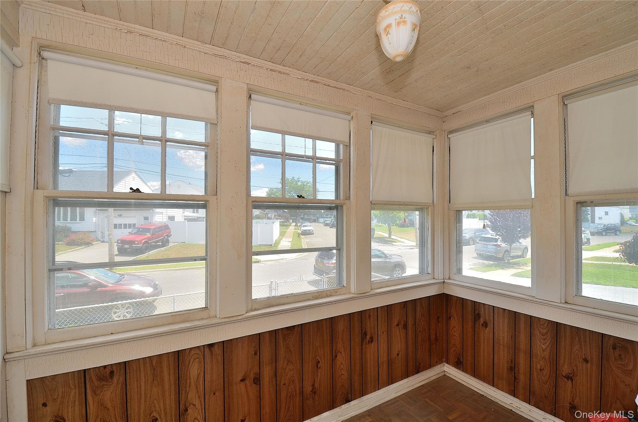 2586 Riverside Drive thumbnail 5