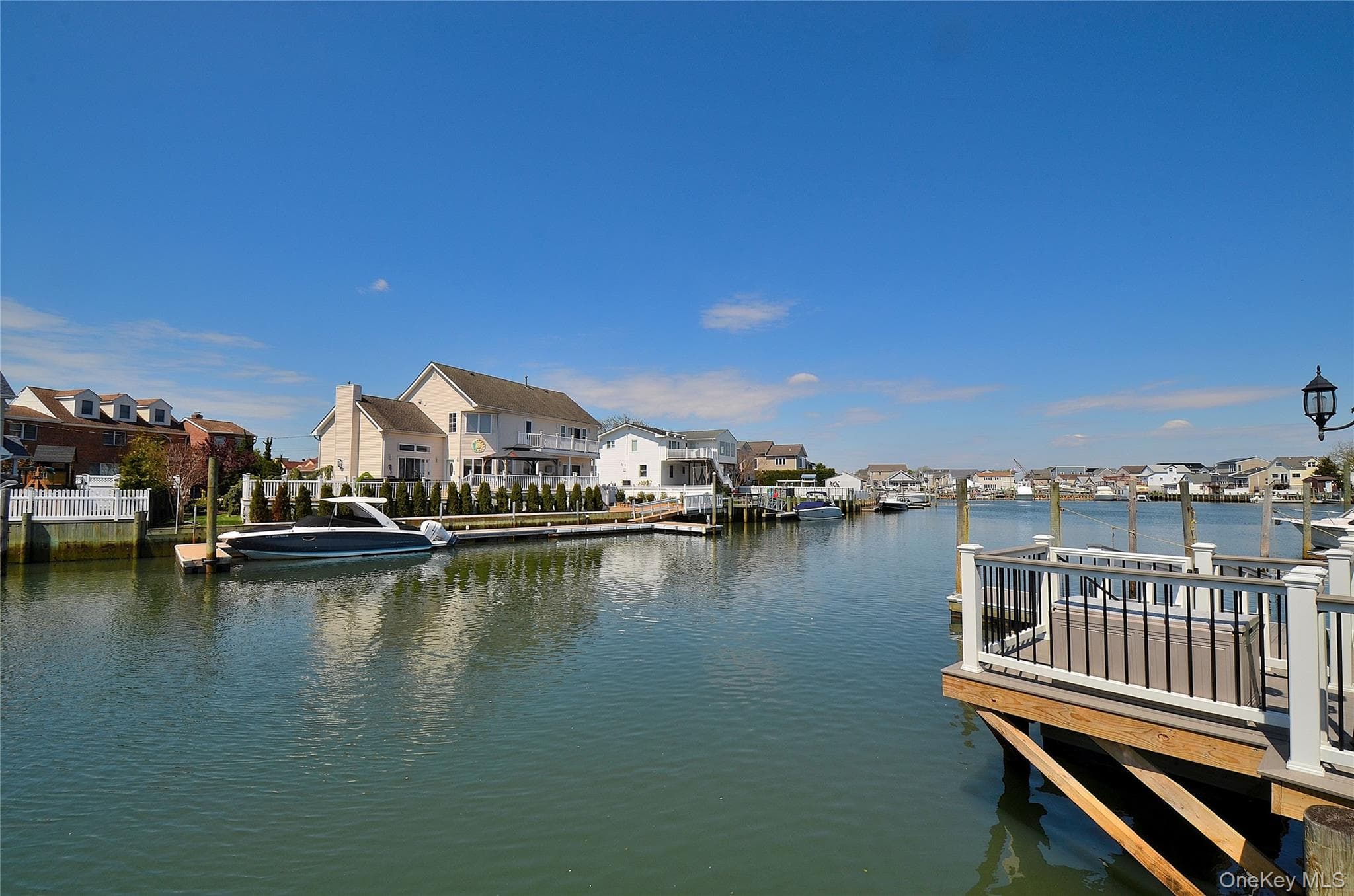2586 Riverside Drive thumbnail 2