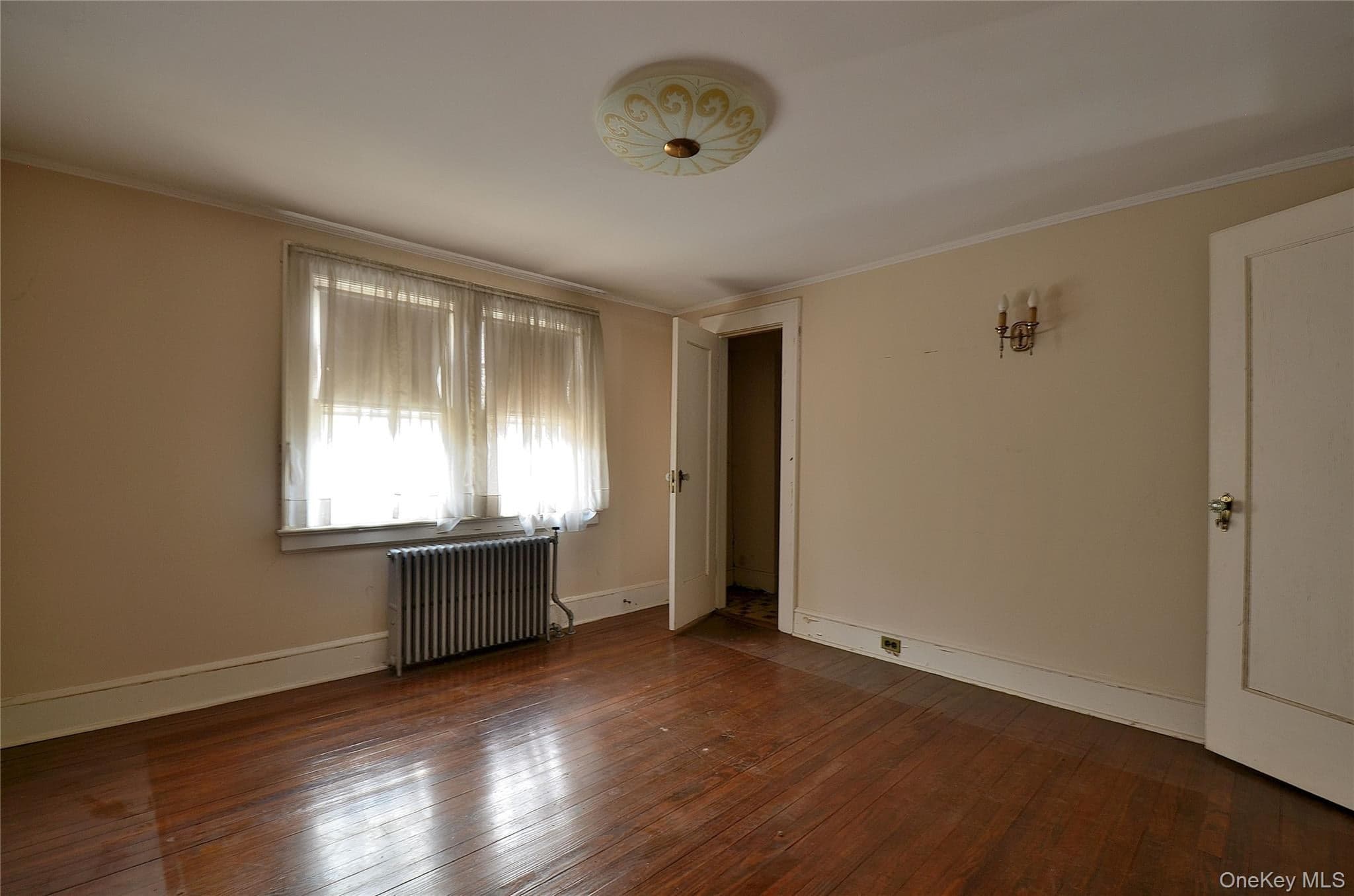 2586 Riverside Drive thumbnail 18