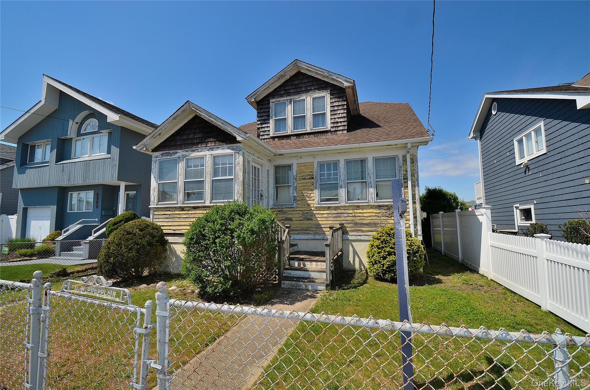 2586 Riverside Drive thumbnail 3