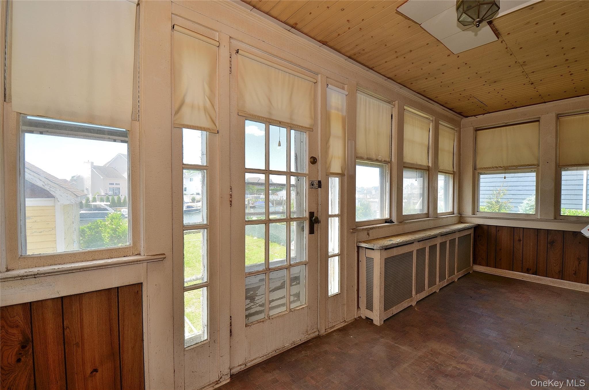 2586 Riverside Drive thumbnail 26