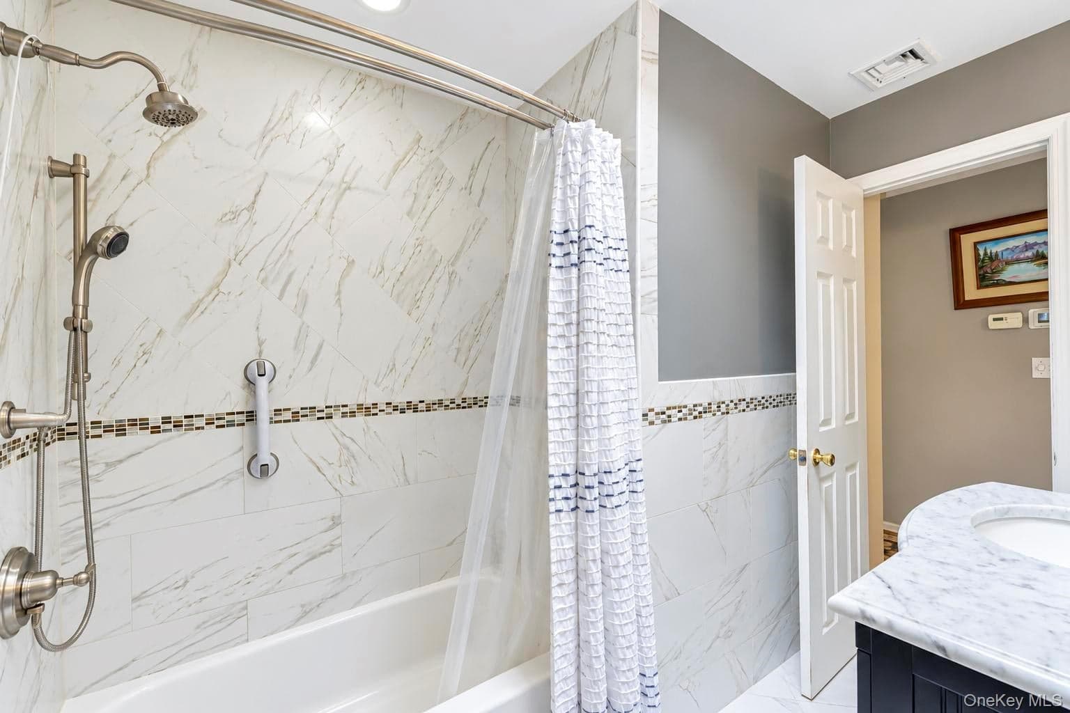 272 W 12th Street thumbnail 18