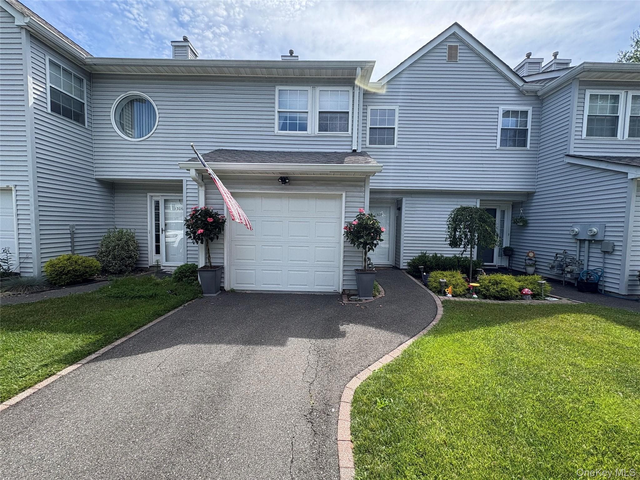 1307 Sara Circle, Port Jefferson Station