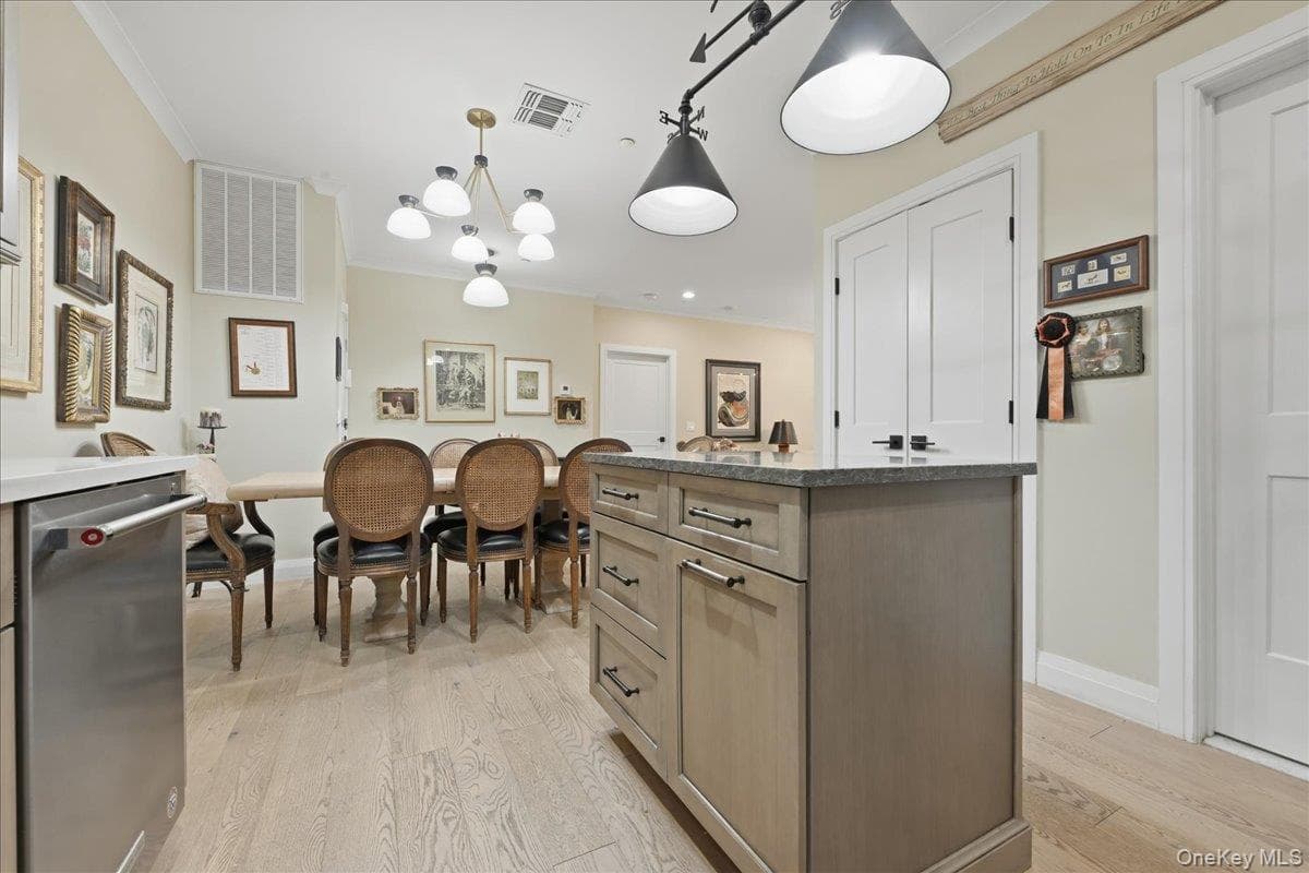 15103 Aspenwood Drive thumbnail 8