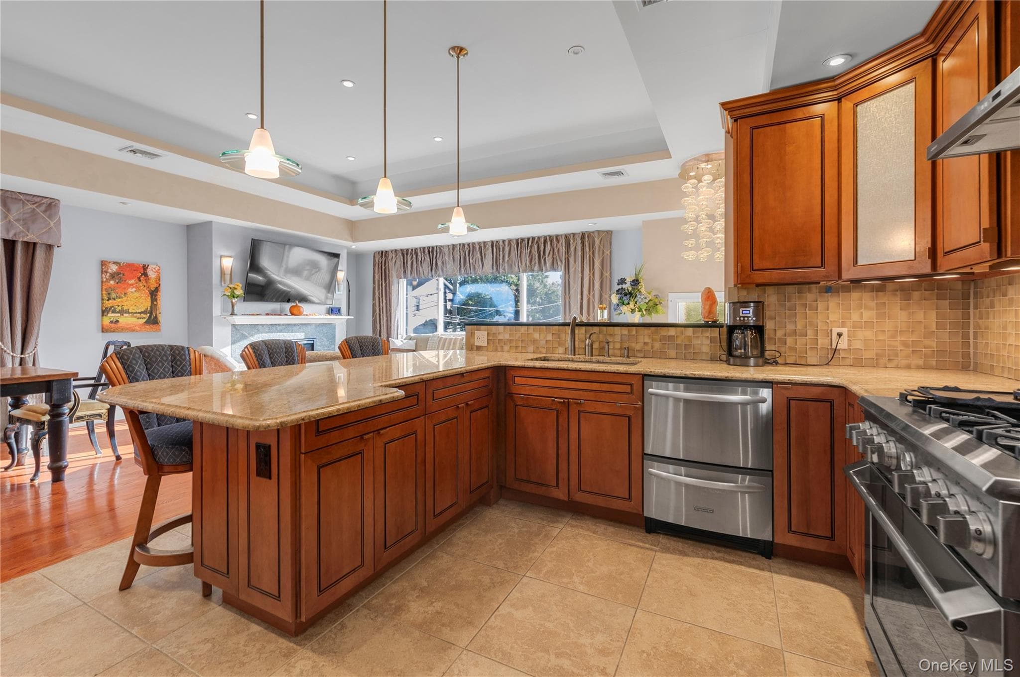 1 Glenwood Avenue Unit: A thumbnail 8