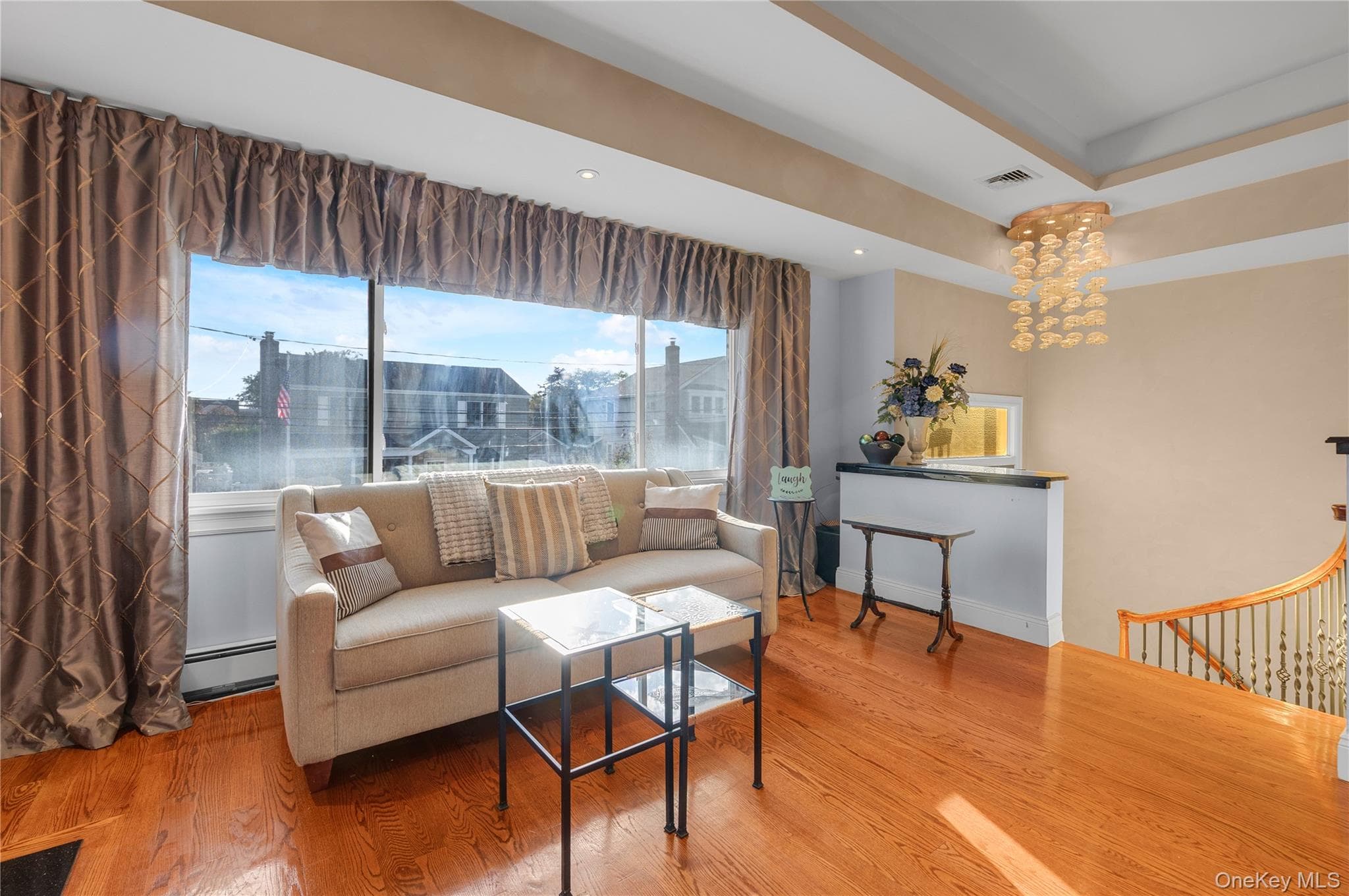 1 Glenwood Avenue Unit: A thumbnail 3
