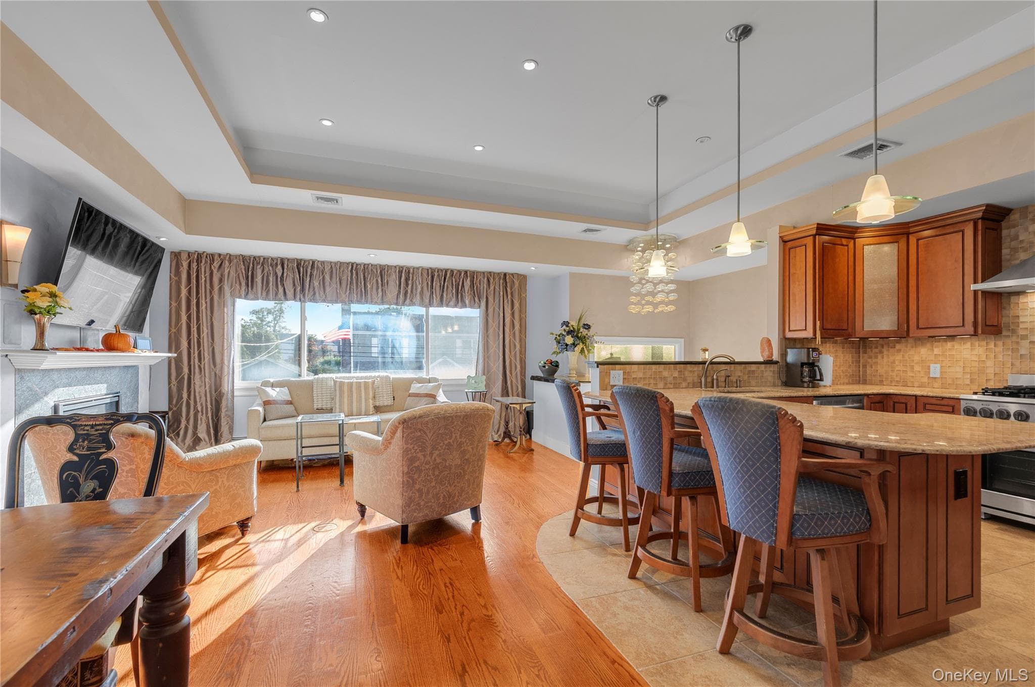 1 Glenwood Avenue Unit: A thumbnail 6