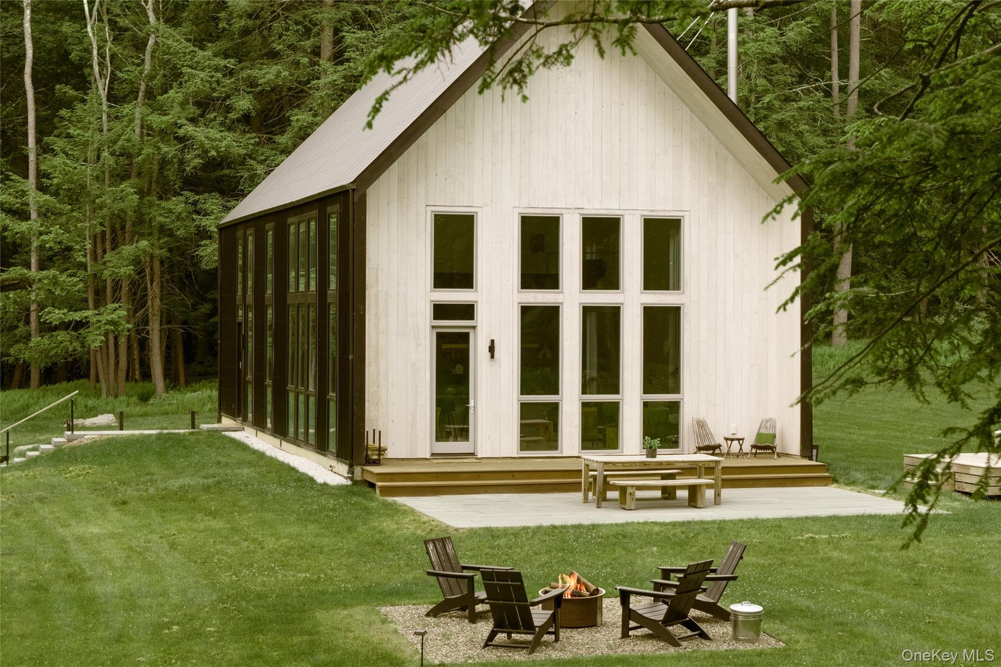 596 Perry Road, Bethel