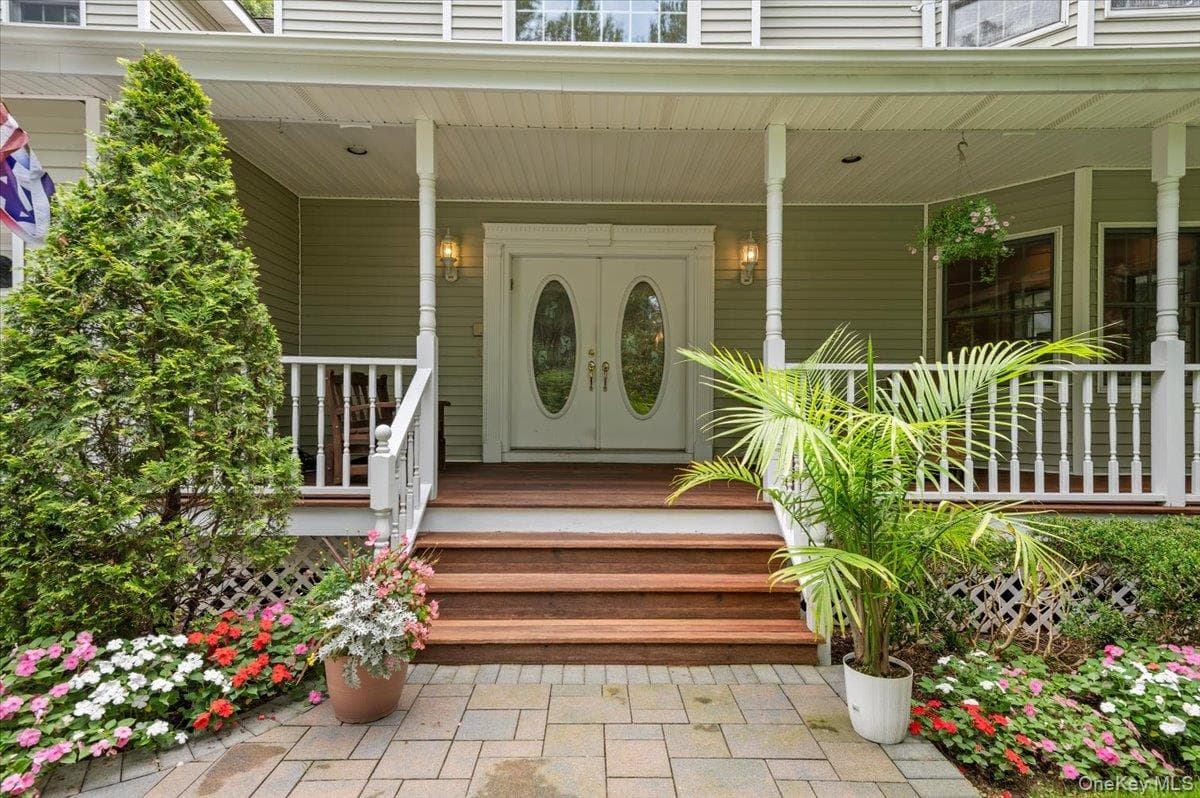 1040 Washington Avenue thumbnail 2
