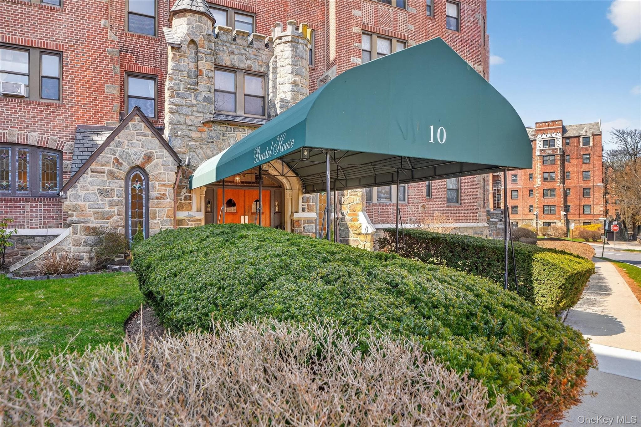 10 Nosband Avenue Unit: 1L thumbnail 3