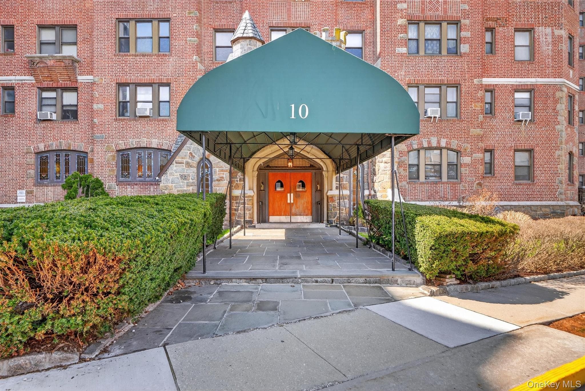 10 Nosband Avenue Unit: 1L thumbnail 2
