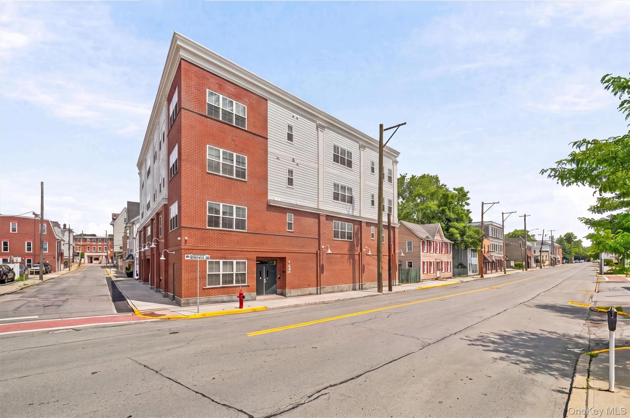 122 Greenwich Avenue thumbnail 4