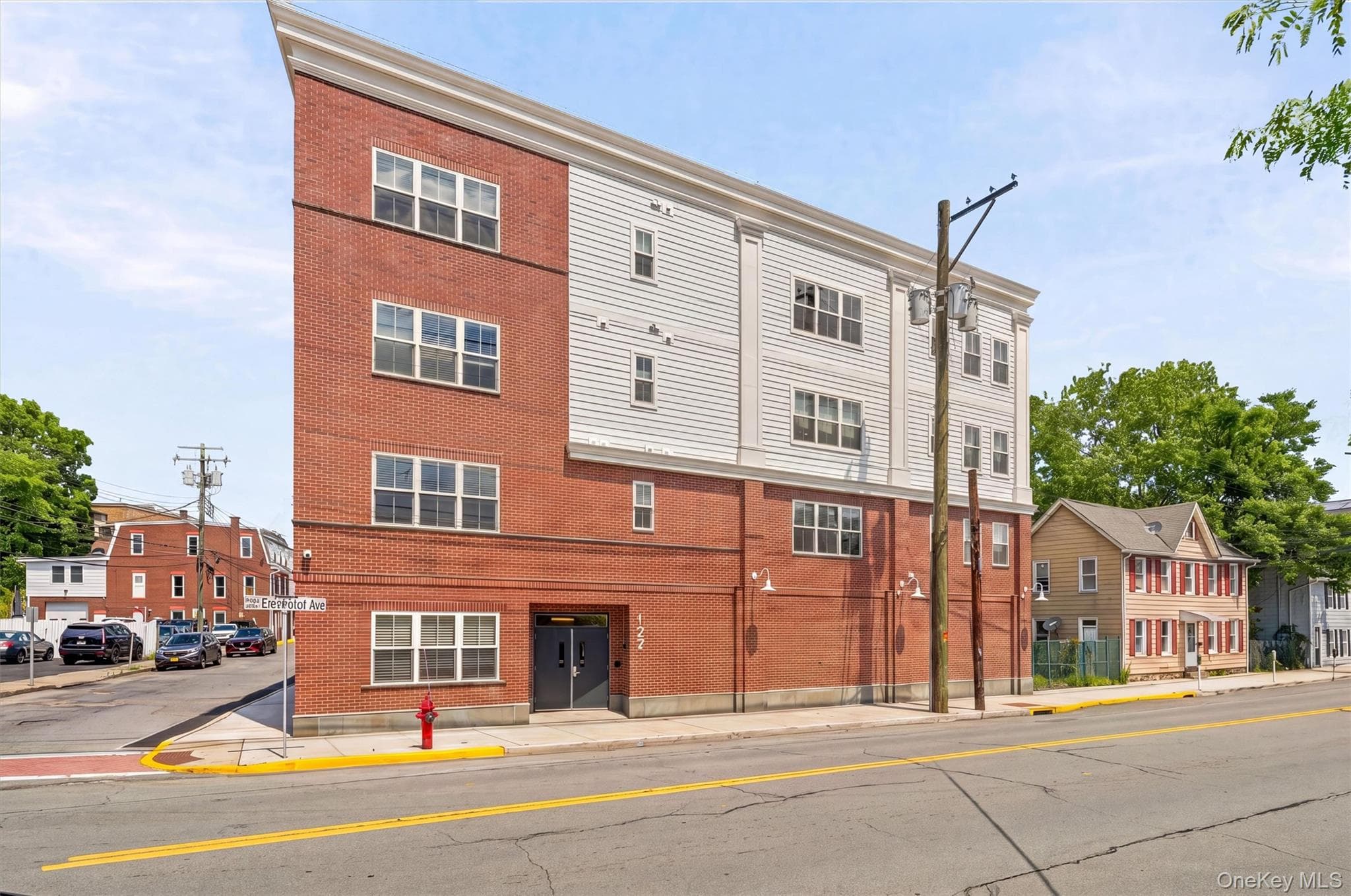 122 Greenwich Avenue thumbnail 6