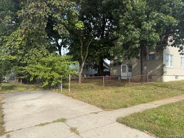 186 Rockaway Parkway thumbnail 3