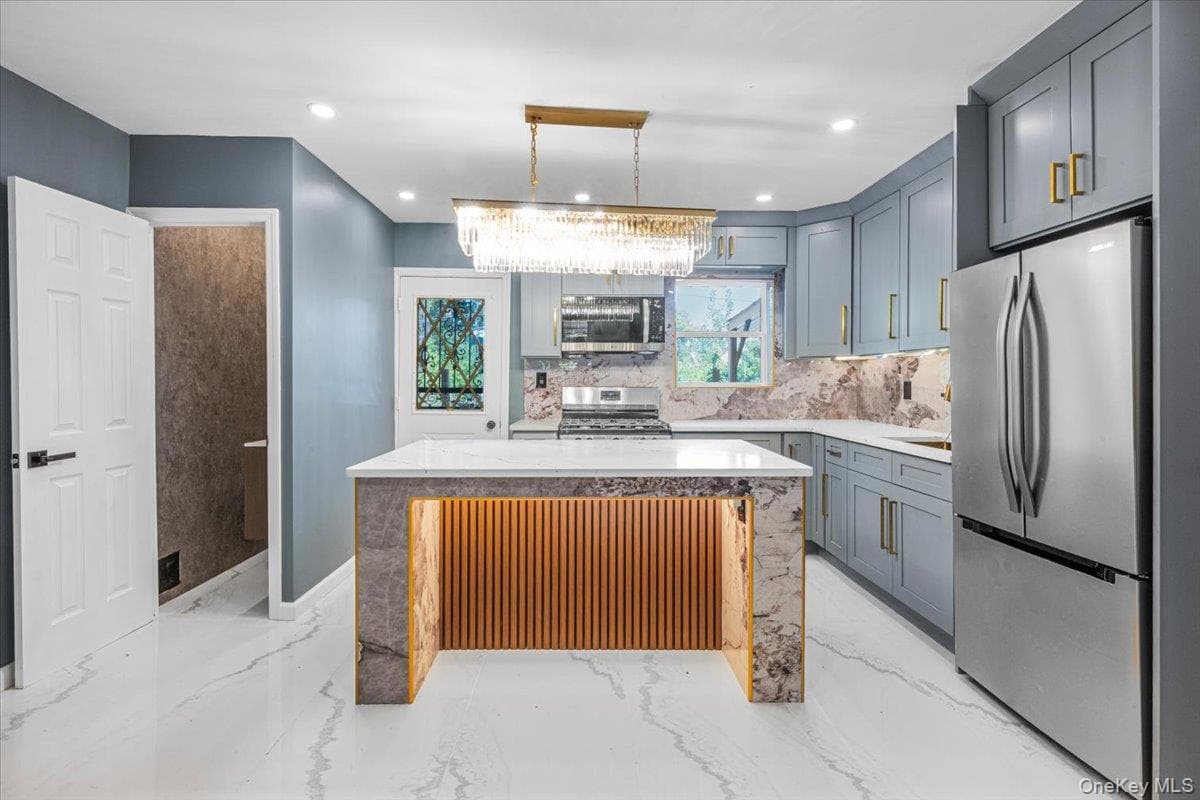 2891 Dewitt Place thumbnail 7
