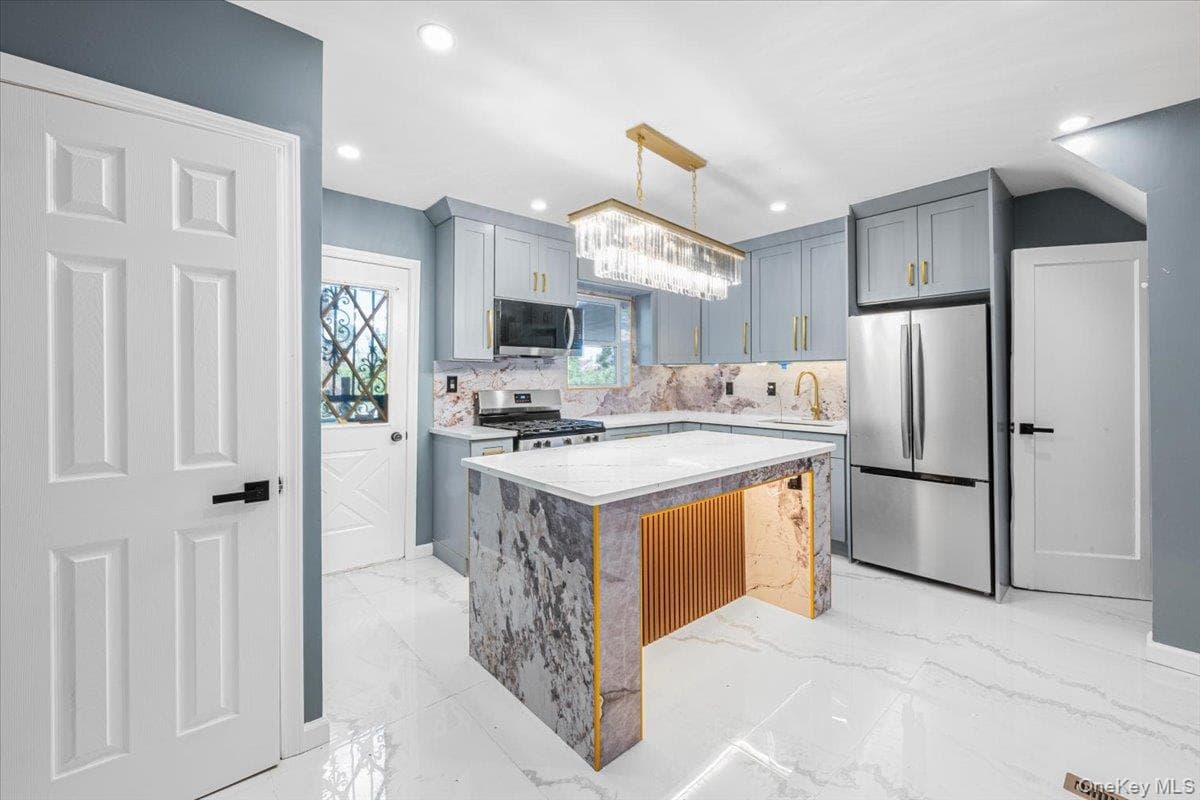 2891 Dewitt Place thumbnail 6