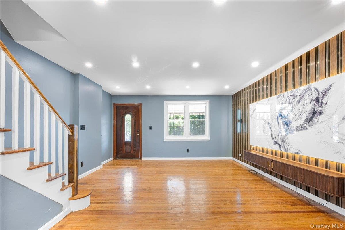 2891 Dewitt Place thumbnail 3