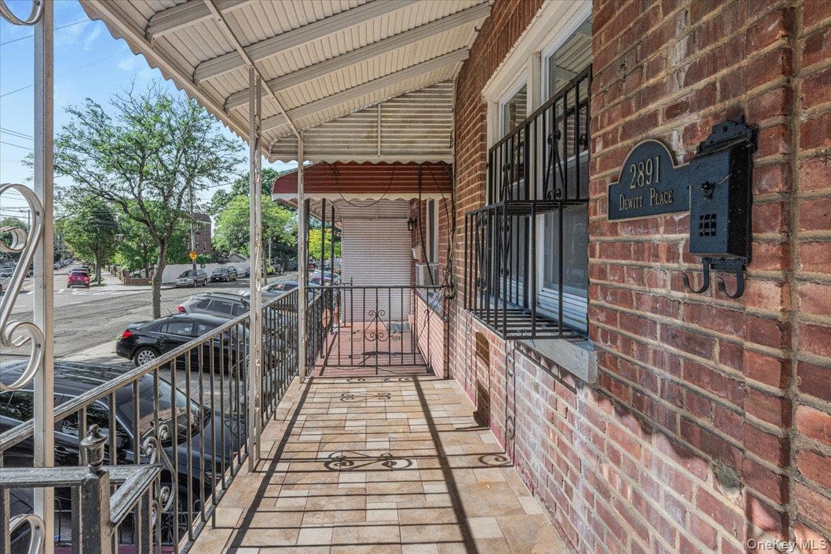 2891 Dewitt Place thumbnail 17