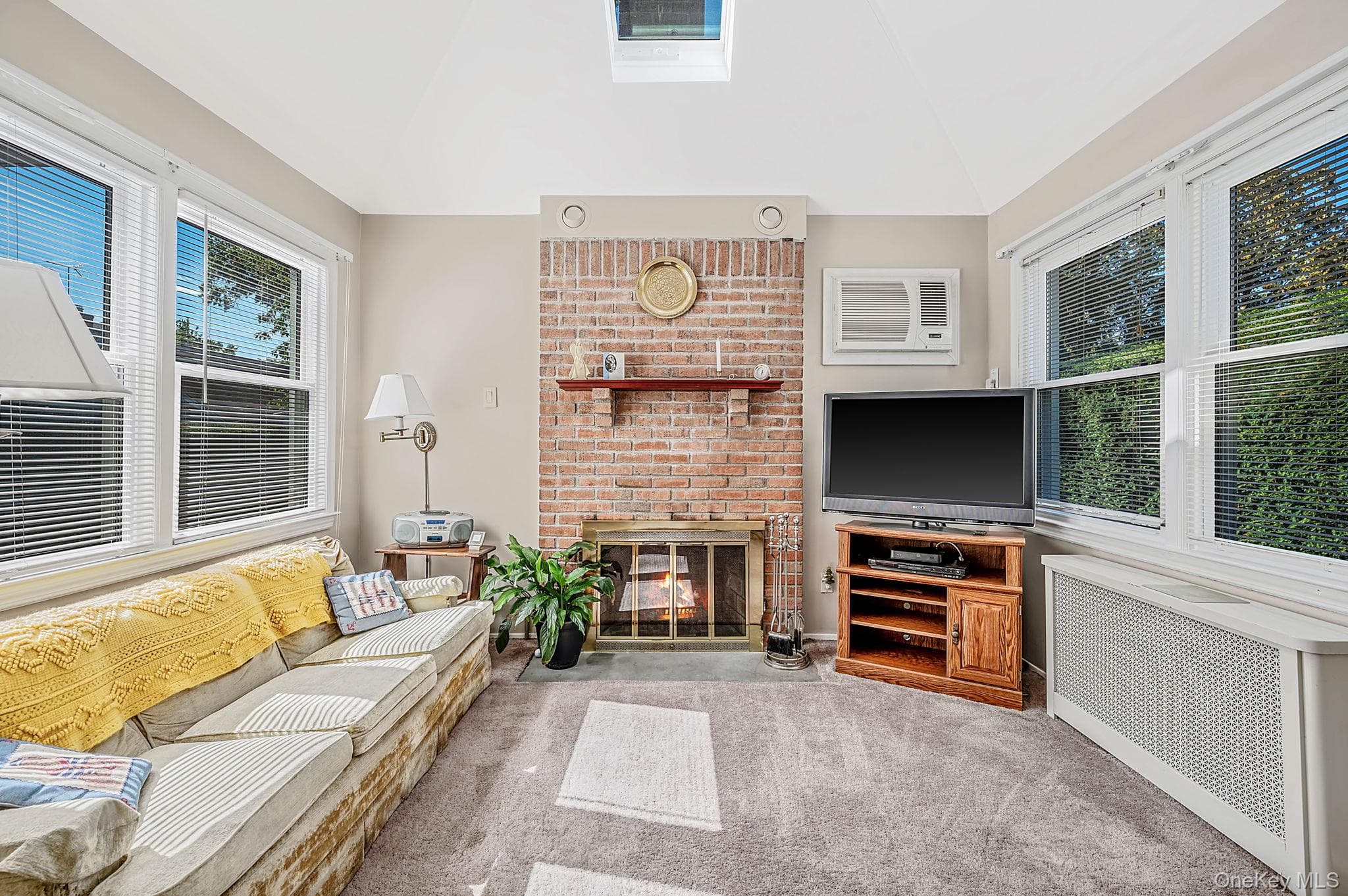 116 Hawthorne Avenue thumbnail 3