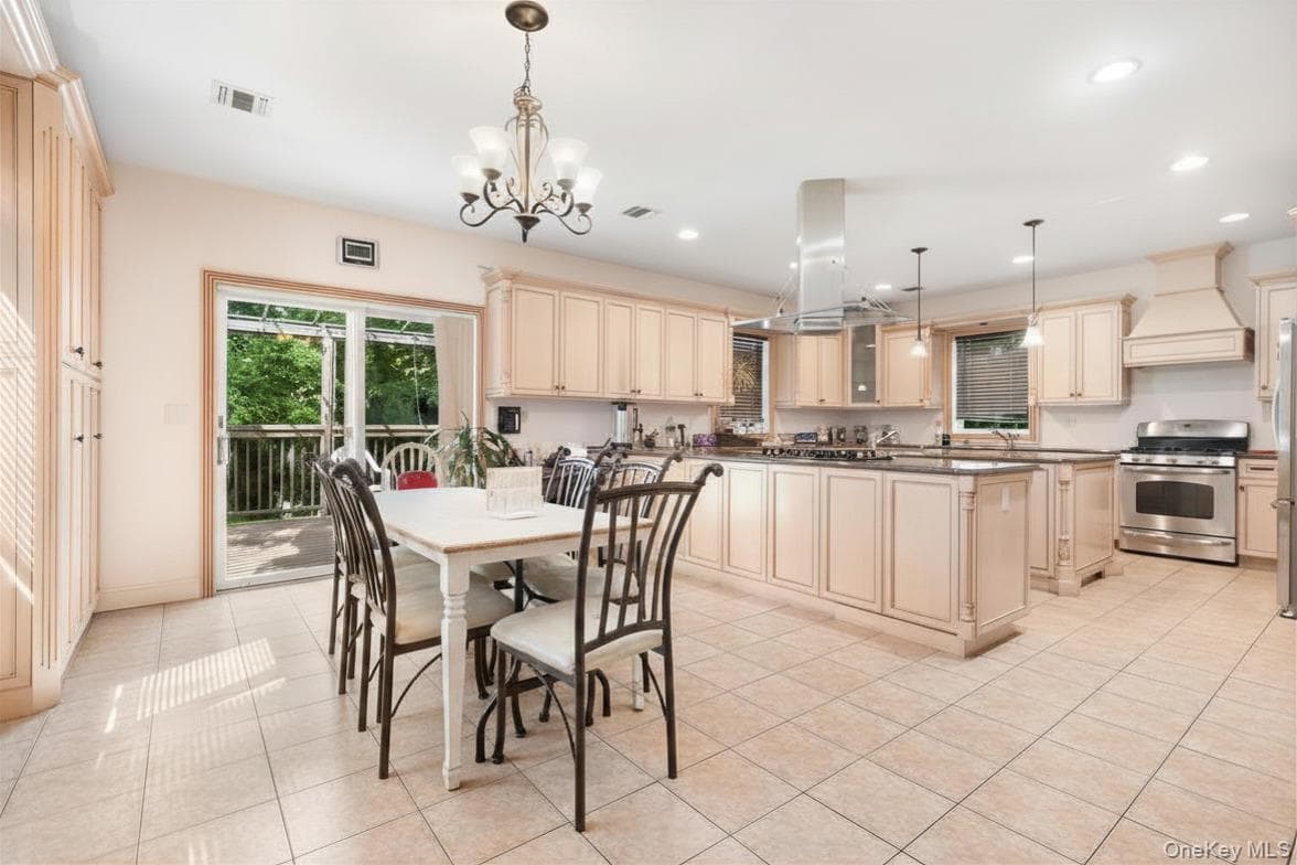 9 Cameo Ridge Road thumbnail 6