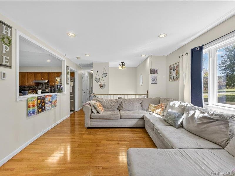 50 Cunningham Lane thumbnail 7
