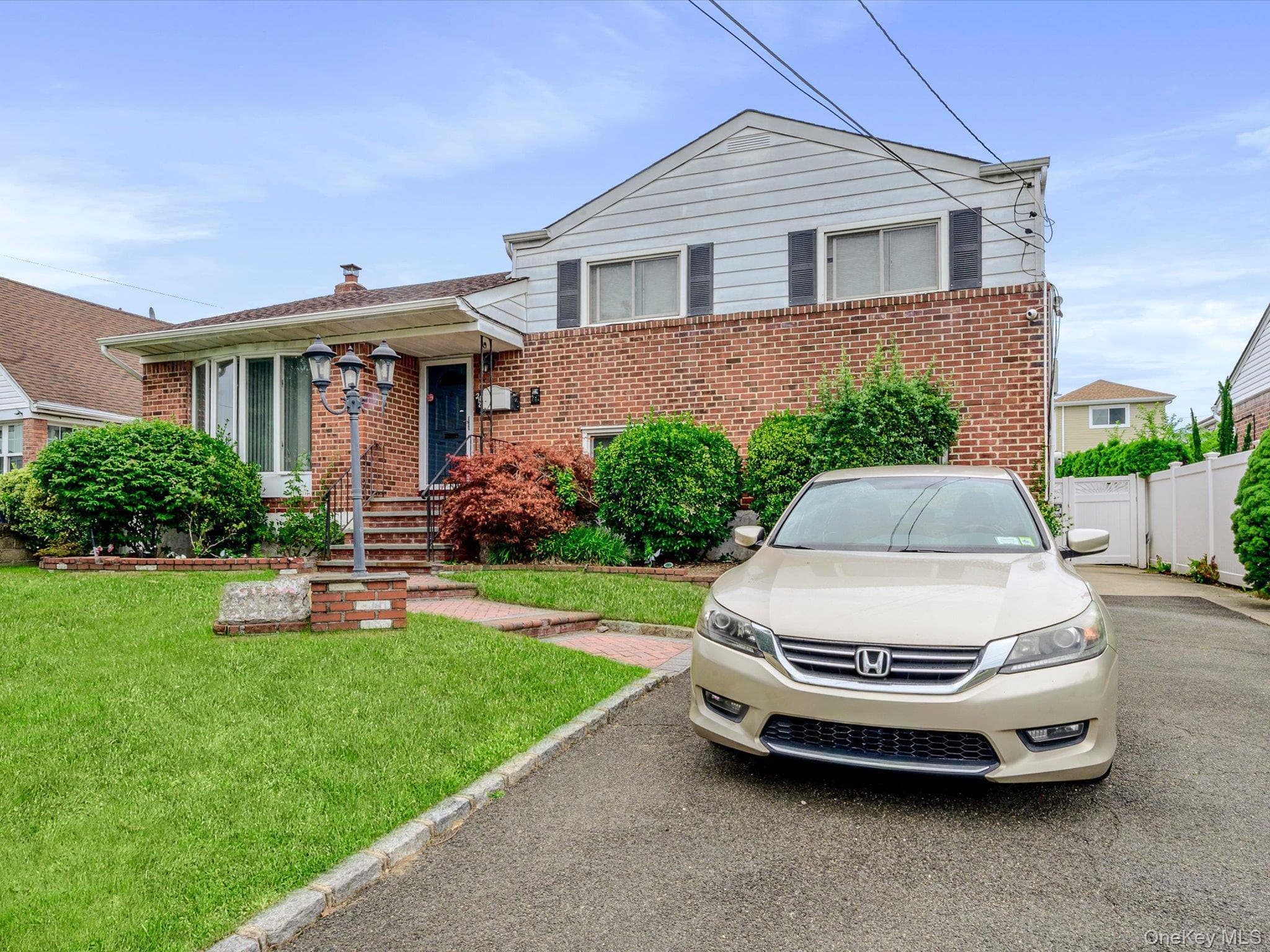 2182 Baylis Avenue thumbnail 2