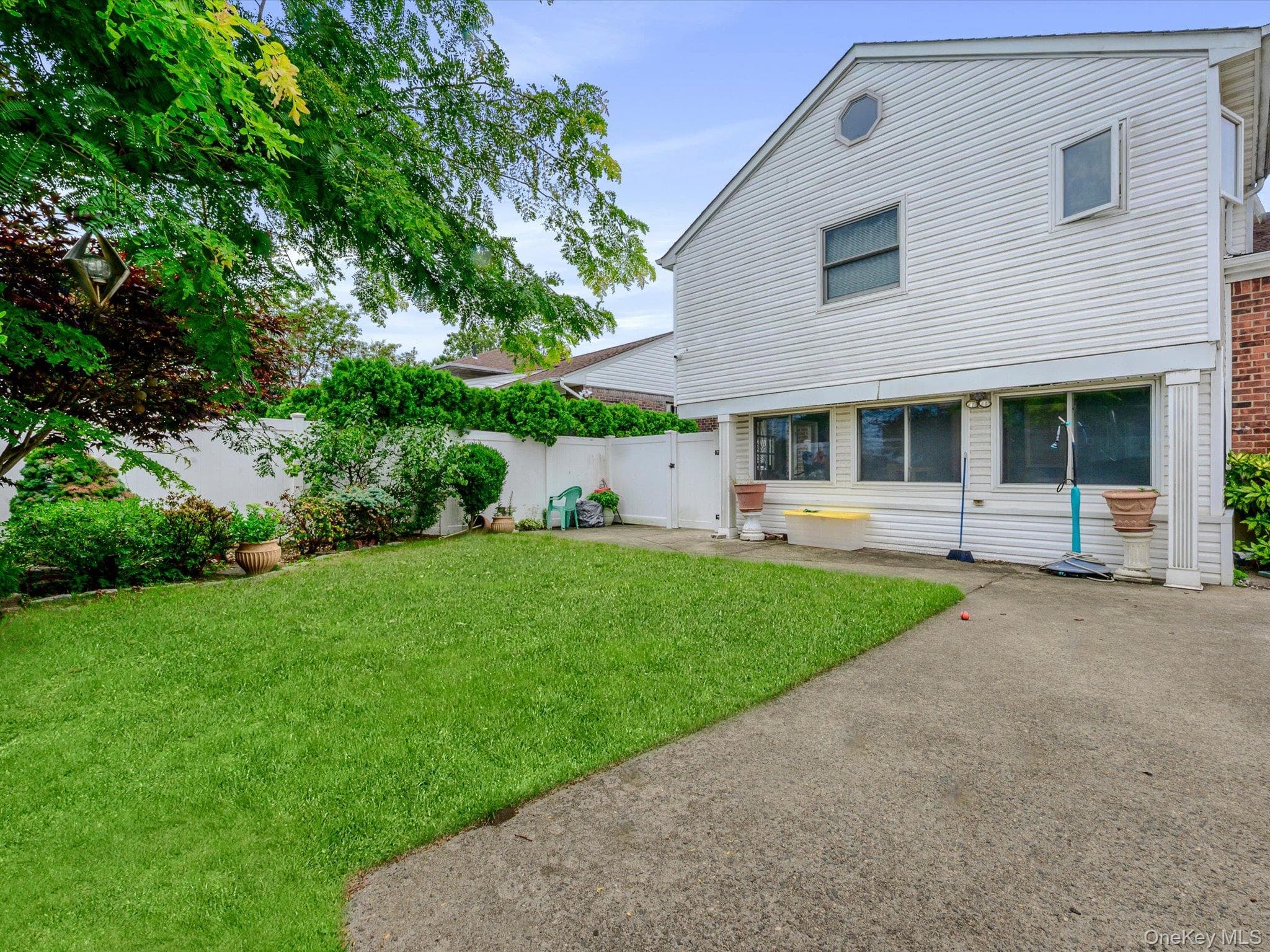 2182 Baylis Avenue thumbnail 25