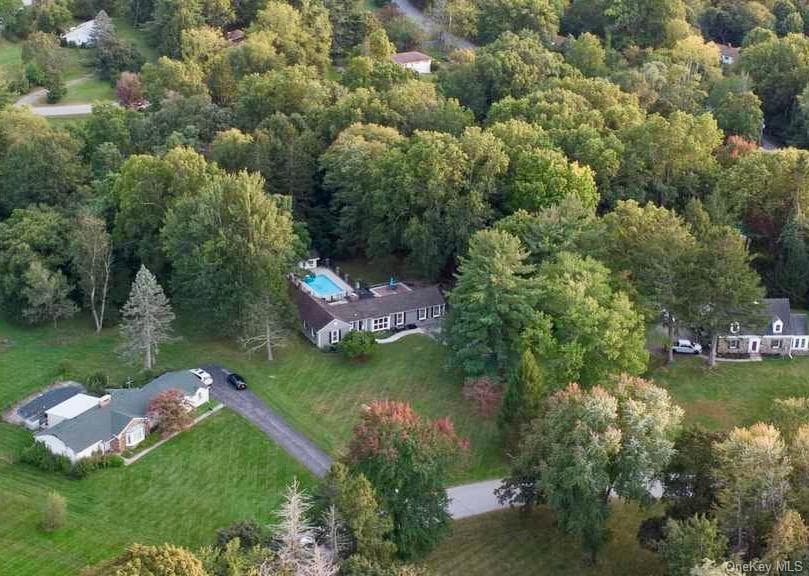 15 Merry Hill Road, Poughkeepsie