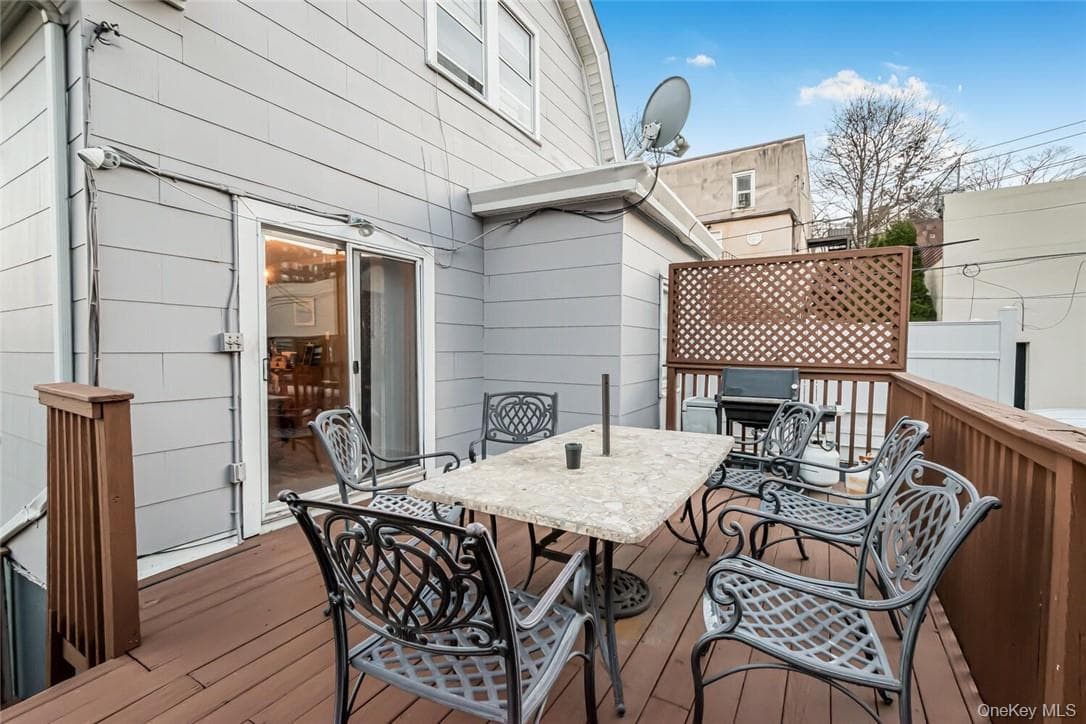 451 W 258th Street thumbnail 24