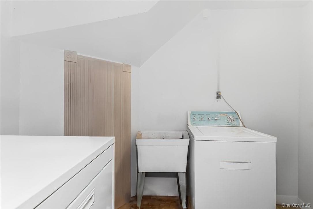 451 W 258th Street thumbnail 15