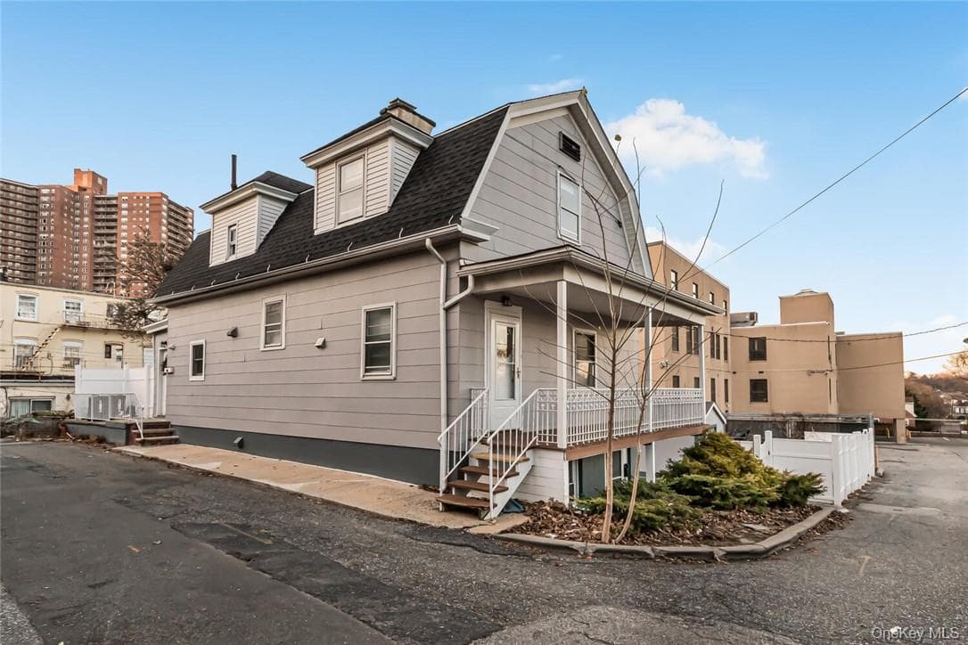 451 W 258th Street thumbnail 2