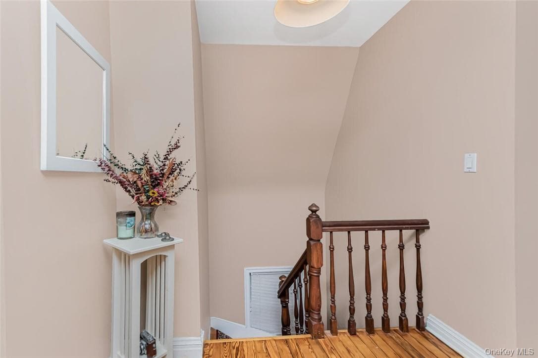 451 W 258th Street thumbnail 16