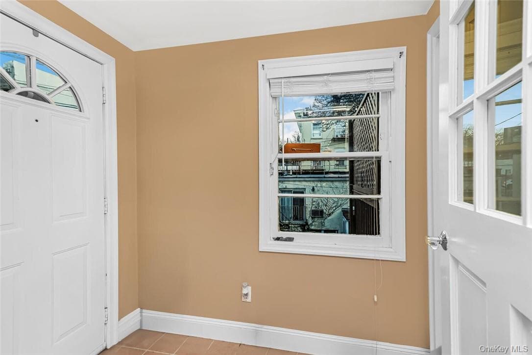451 W 258th Street thumbnail 5