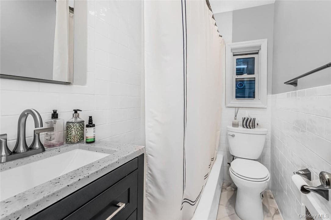451 W 258th Street thumbnail 21