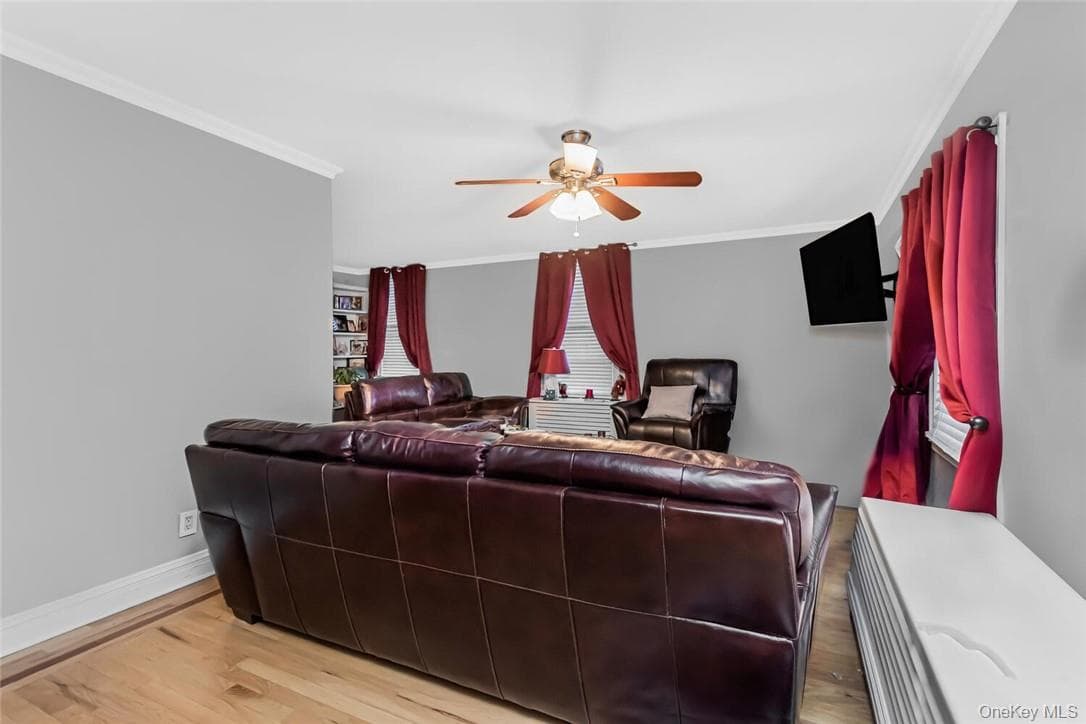 451 W 258th Street thumbnail 12