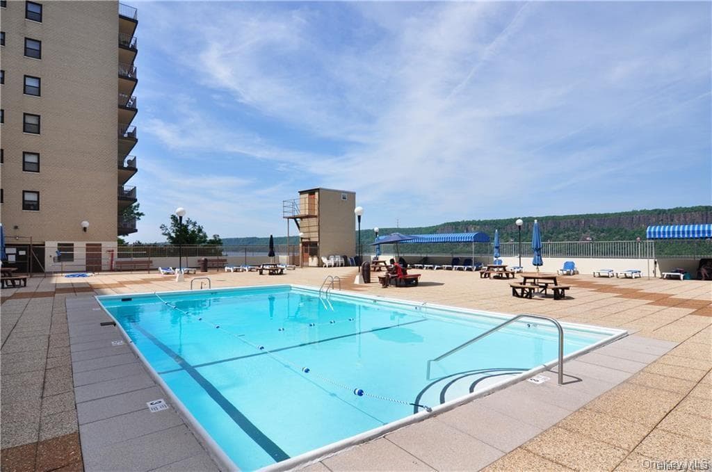1085 Warburton Avenue Unit: 820 thumbnail 2