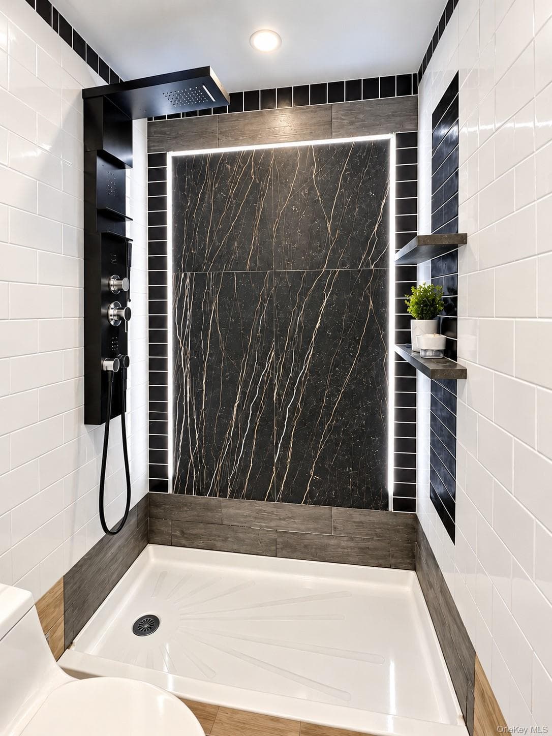 7252 Metropolitan Avenue Unit: 2B thumbnail 15