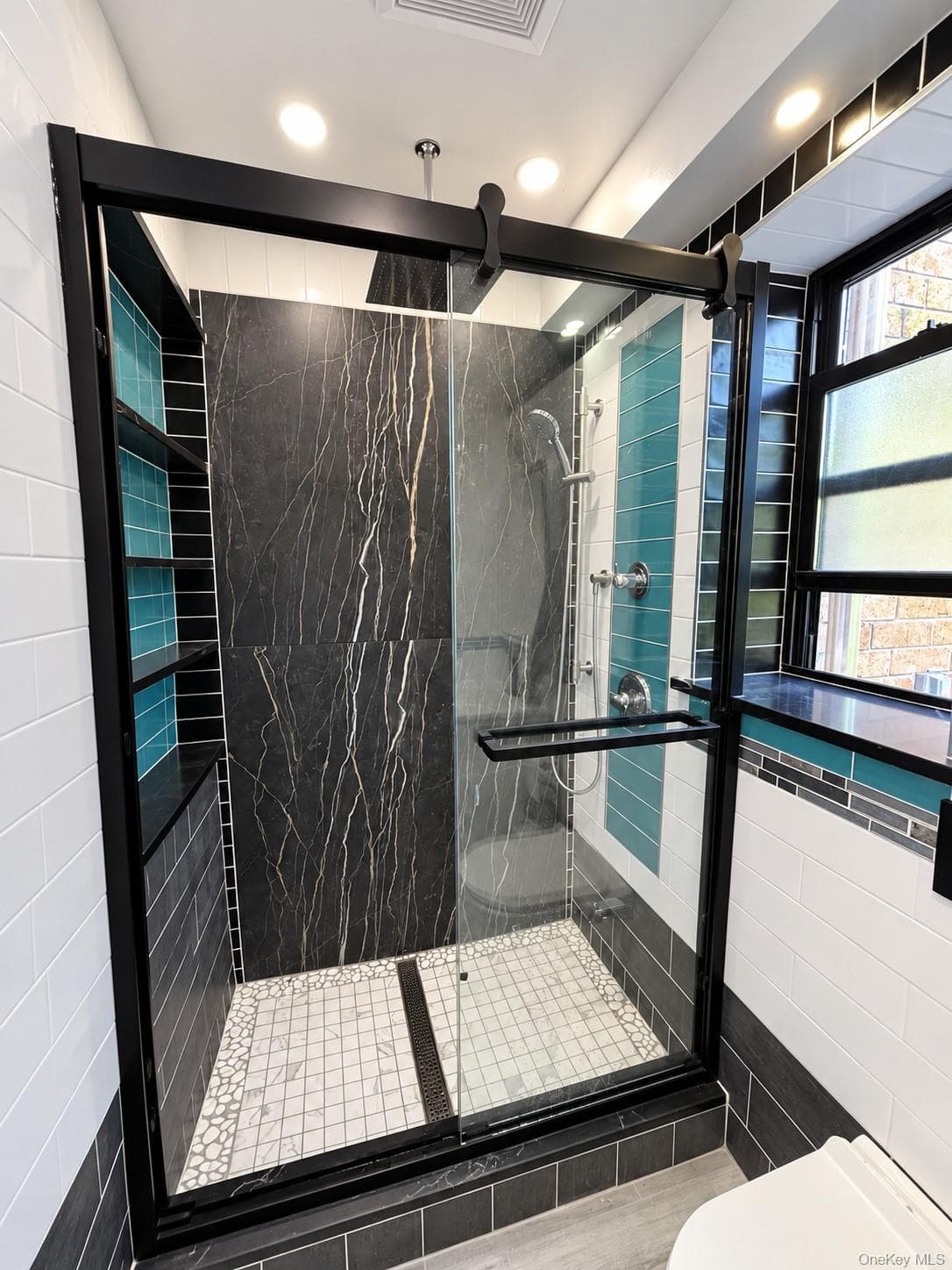7252 Metropolitan Avenue Unit: 2B thumbnail 7