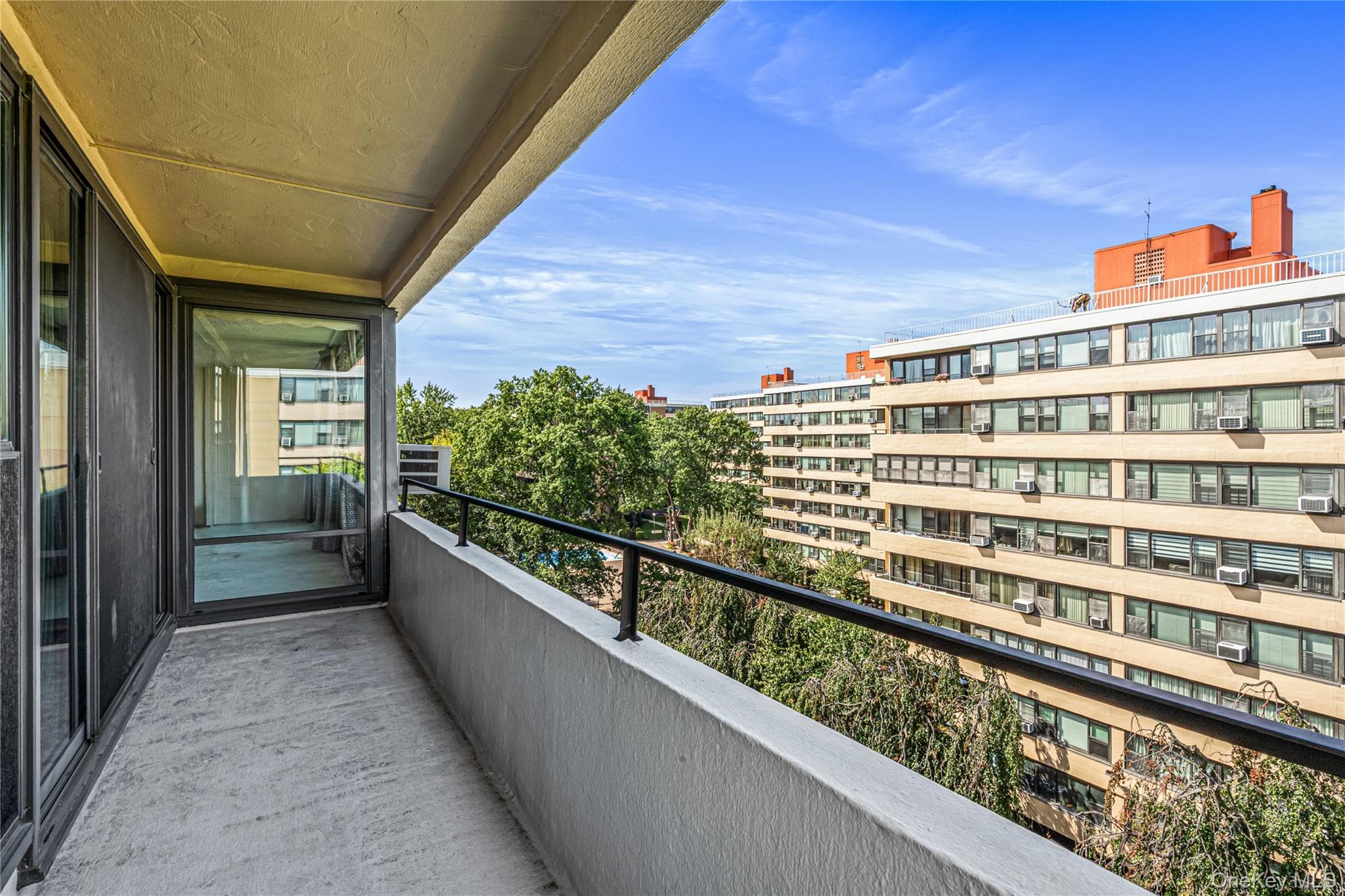 162-40 9th Avenue Unit: 8D, Beechhurst