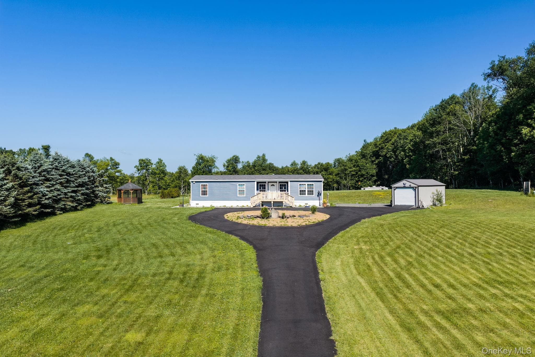 281 Perry Road, Bethel
