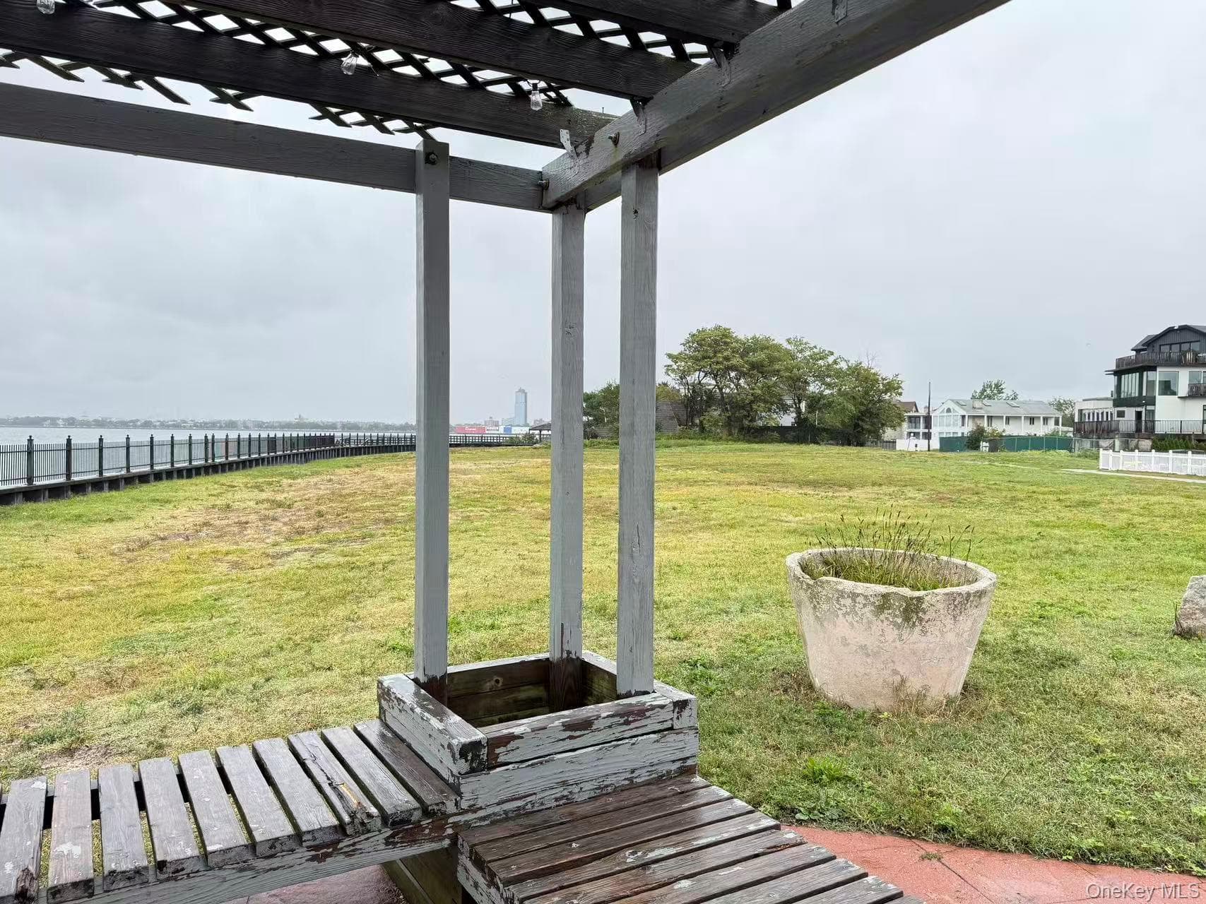 3815 Sea Gate Avenue thumbnail 6