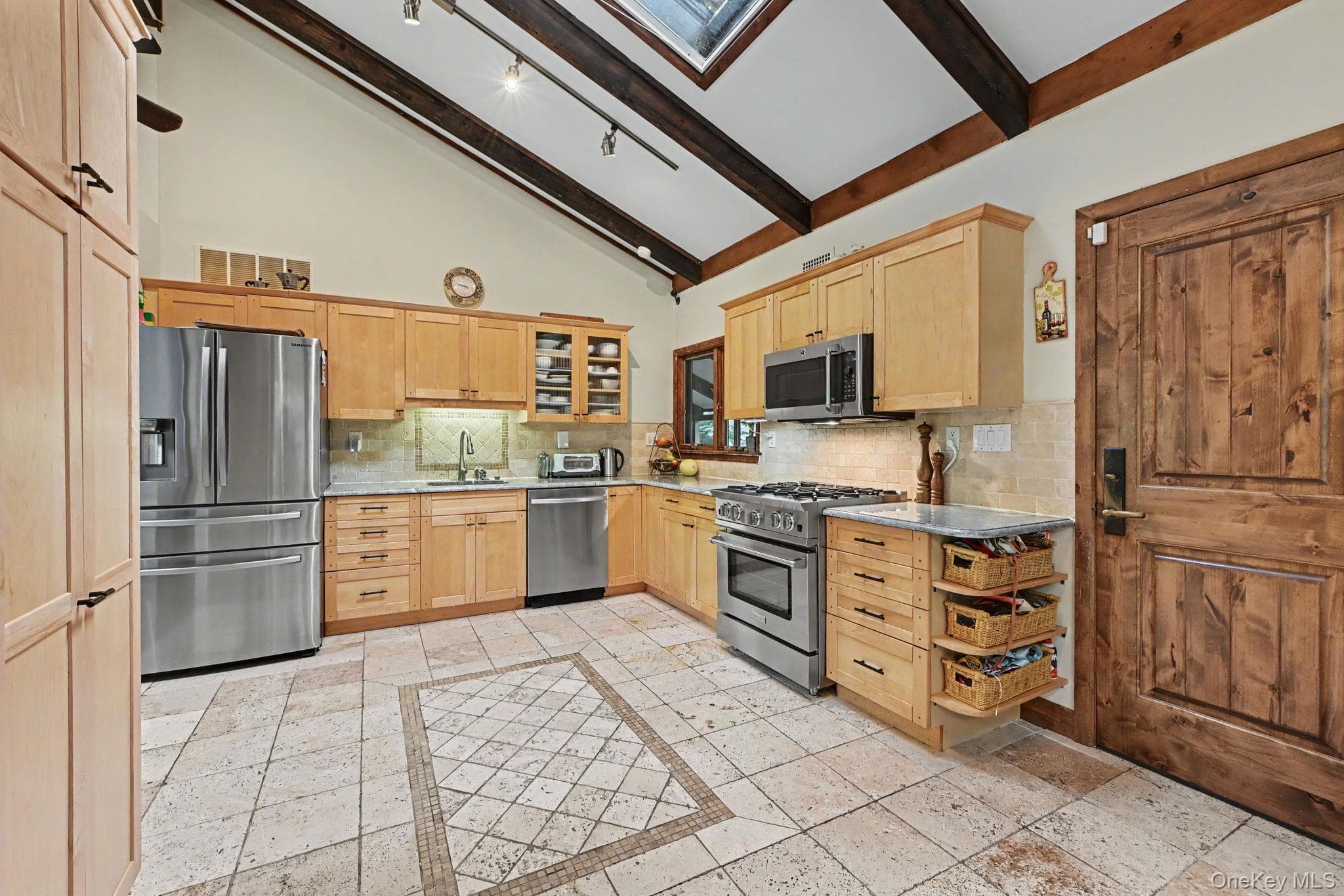 380 Long Ridge Road thumbnail 10
