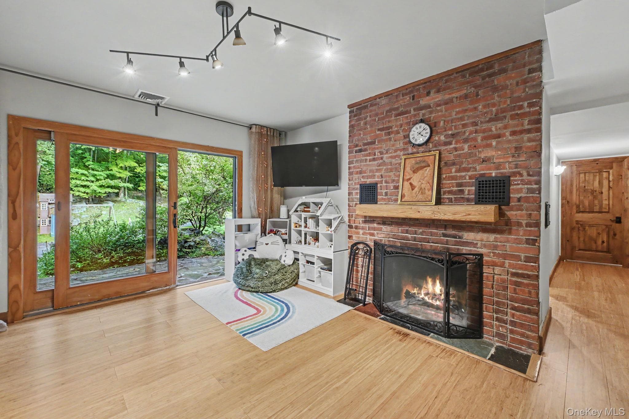 380 Long Ridge Road thumbnail 21