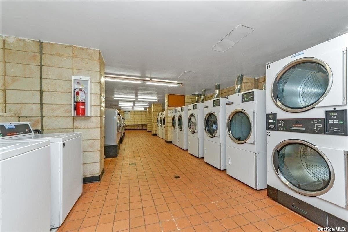 61-20 Grand Central Parkway Unit: B807 thumbnail 16