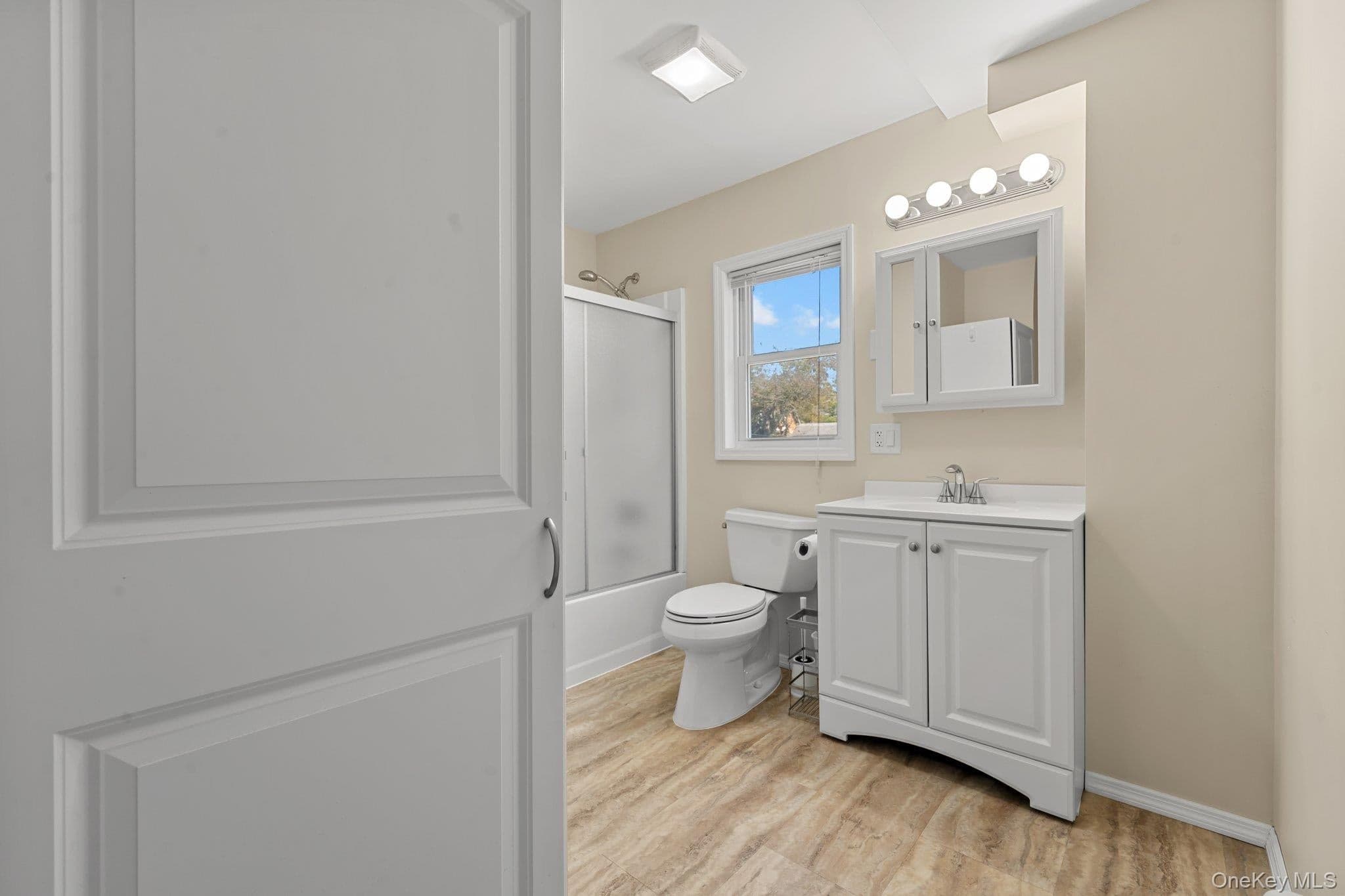 109 Laurel Street thumbnail 22