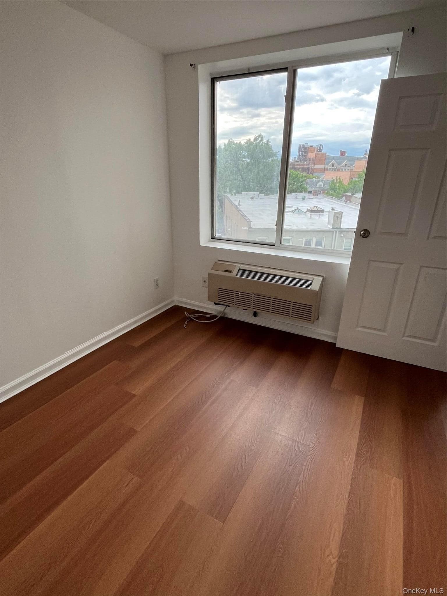 81-15 Queens Boulevard Unit: 4J thumbnail 7