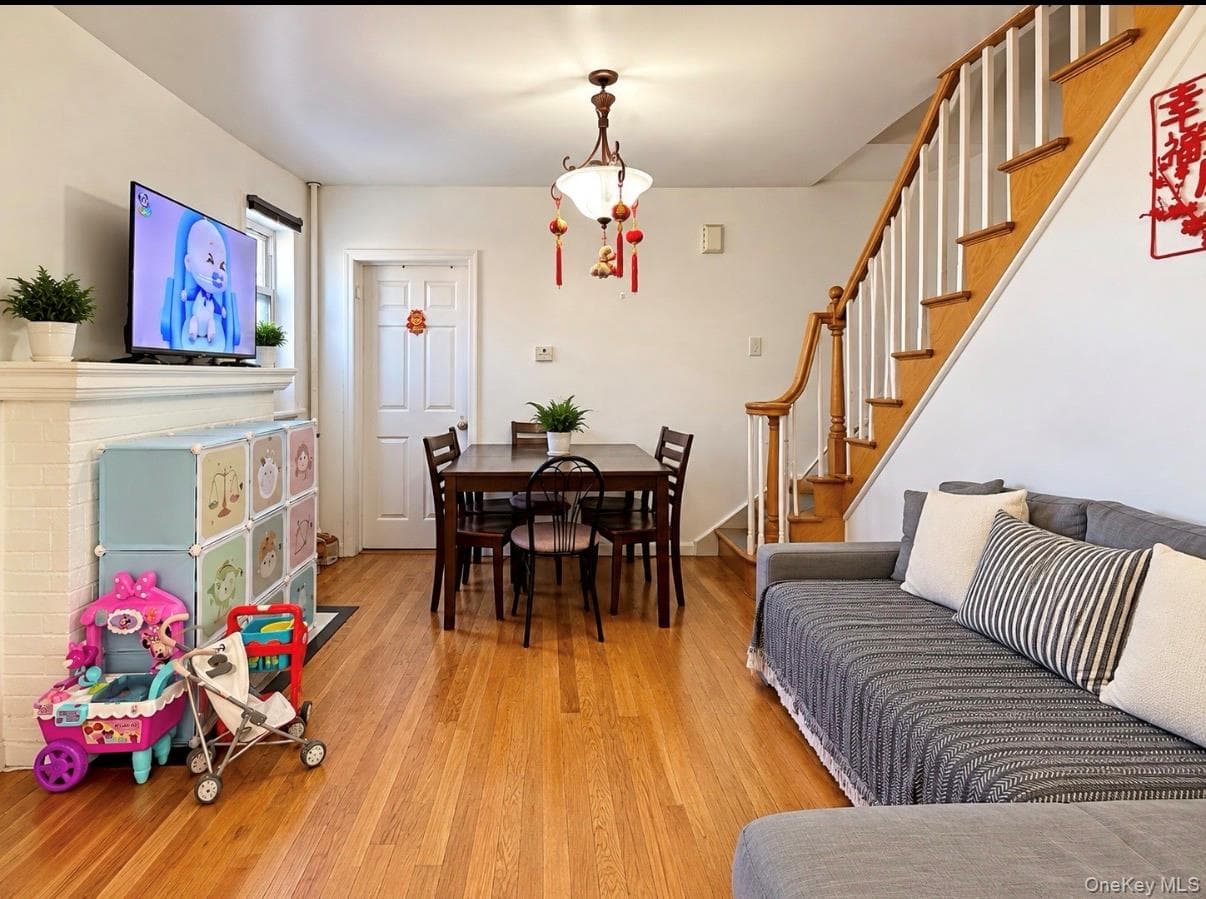 108-38 37th Avenue thumbnail 5